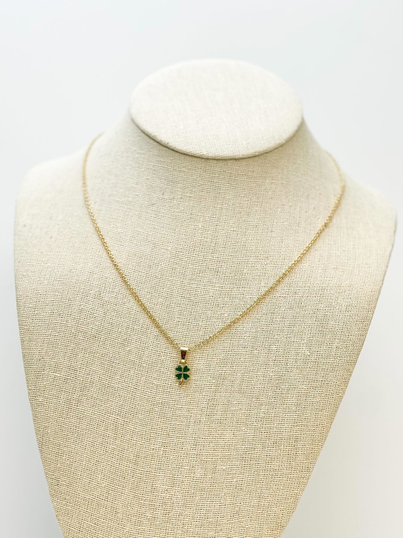 PREORDER: Simple Clover Pendant Necklace